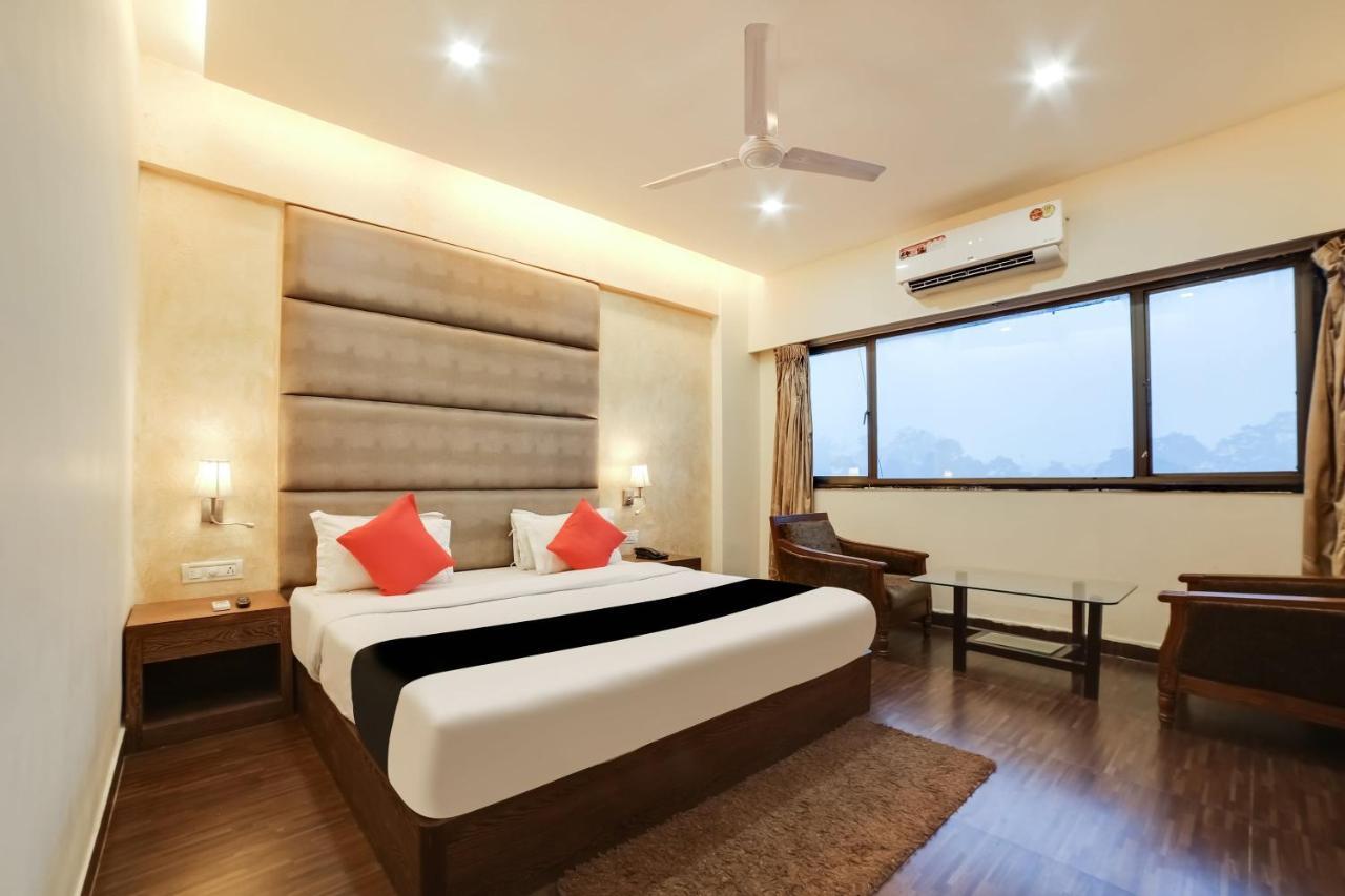 Capital O 61351 Waii International Hotel Bhalukpung Buitenkant foto