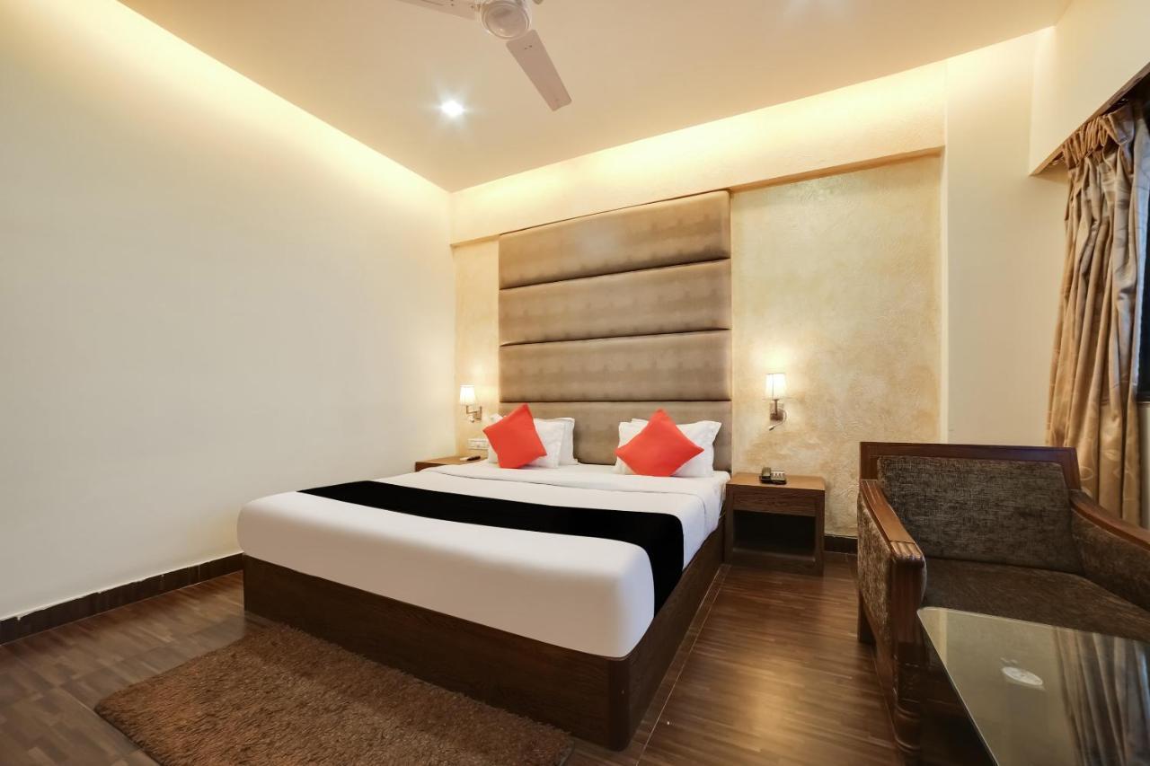 Capital O 61351 Waii International Hotel Bhalukpung Buitenkant foto