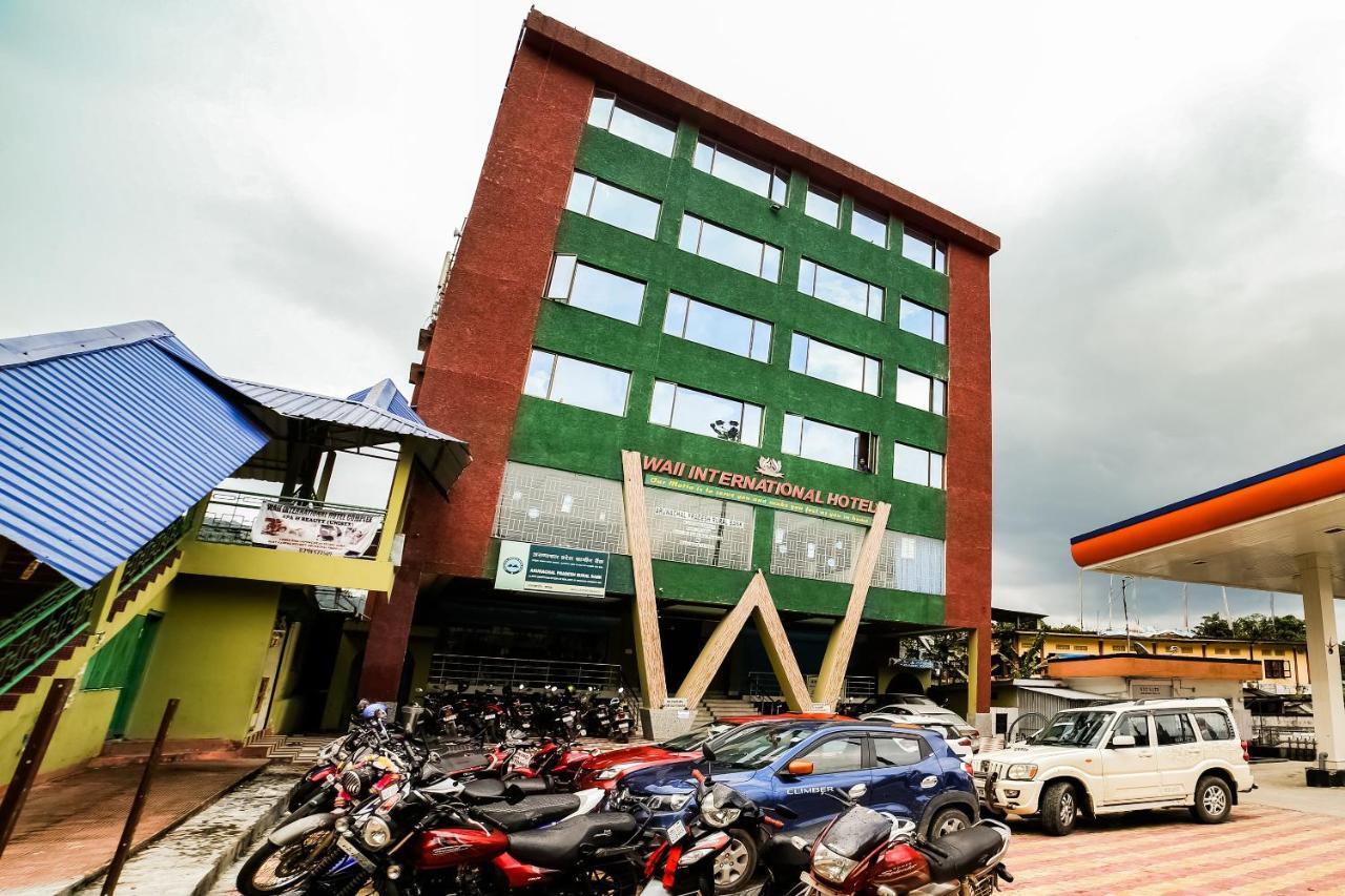 Capital O 61351 Waii International Hotel Bhalukpung Buitenkant foto